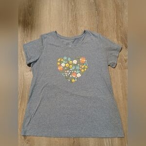 St. Johns Bay Casual Tee Shirt With A Floral Print Graphic Size XL. Blue